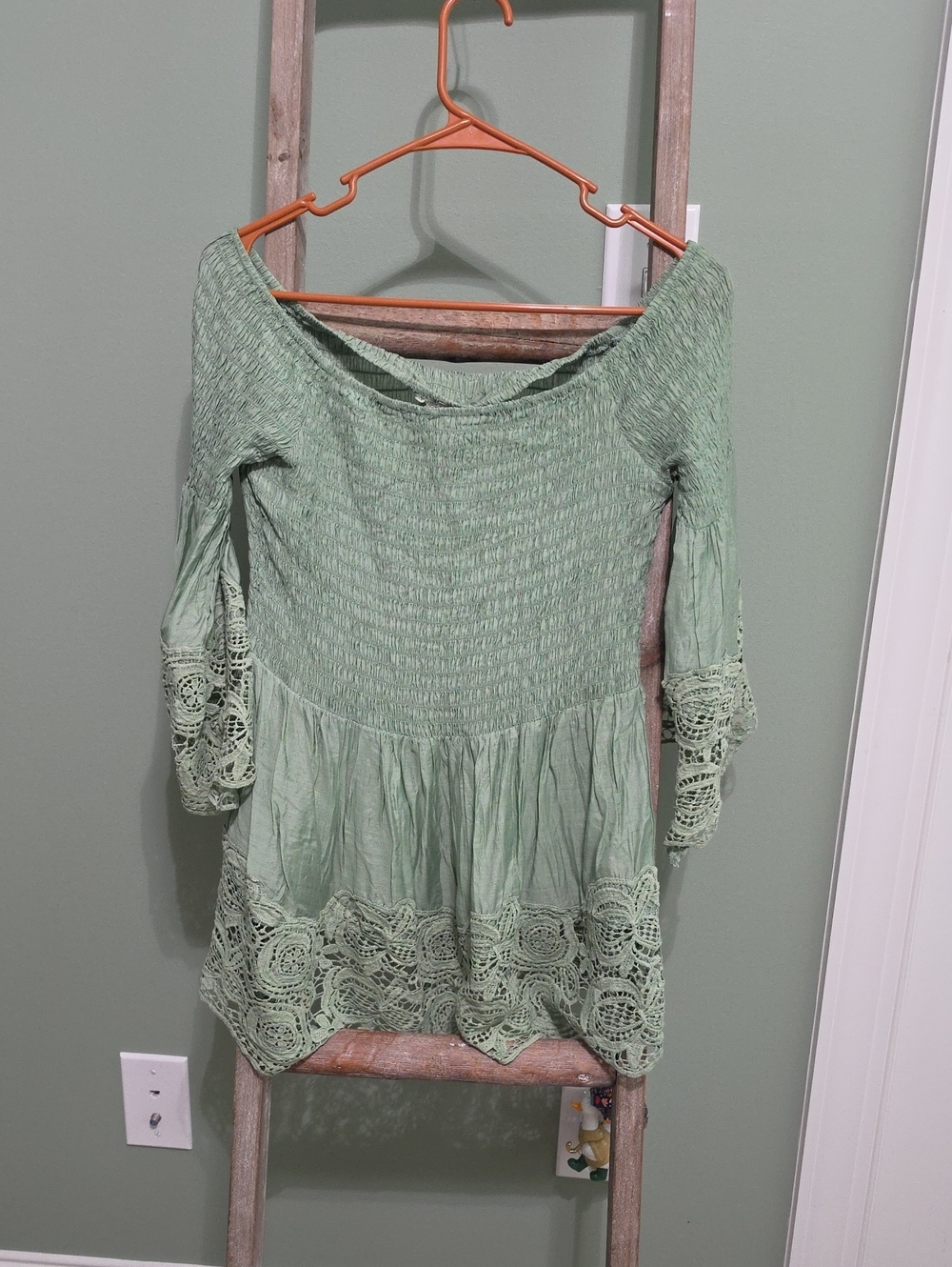 gimmicks by BKE Light Sage Green Crochet Peasant Top